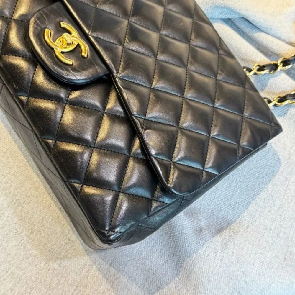 CHANEL brand color